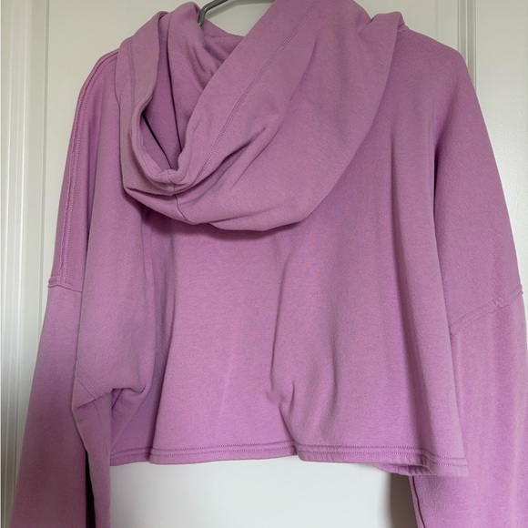 ESSENTIAL CROPPED HOODIE - Picture 3 of 5